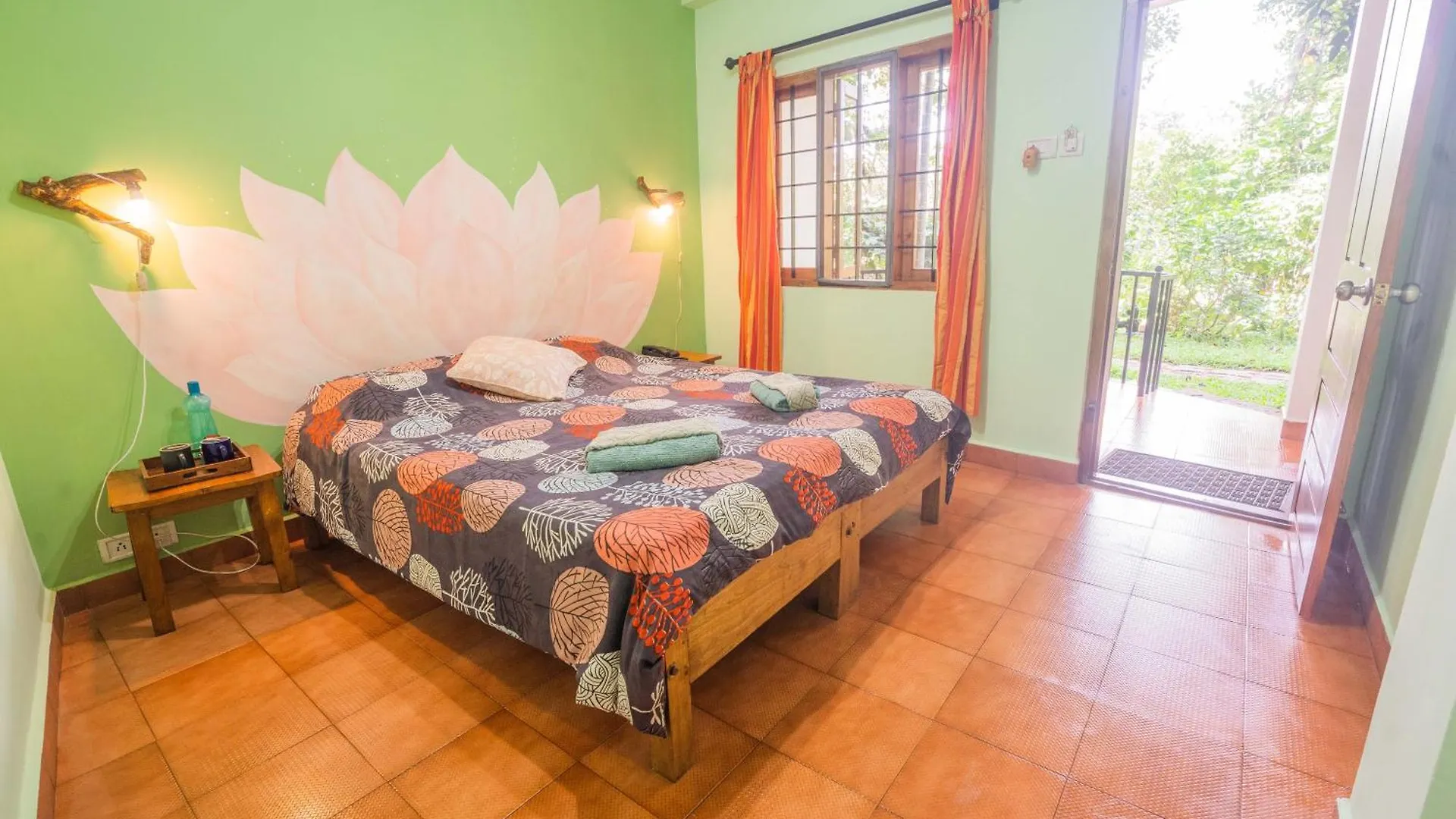 Chrissie'S Hotel Thekkady