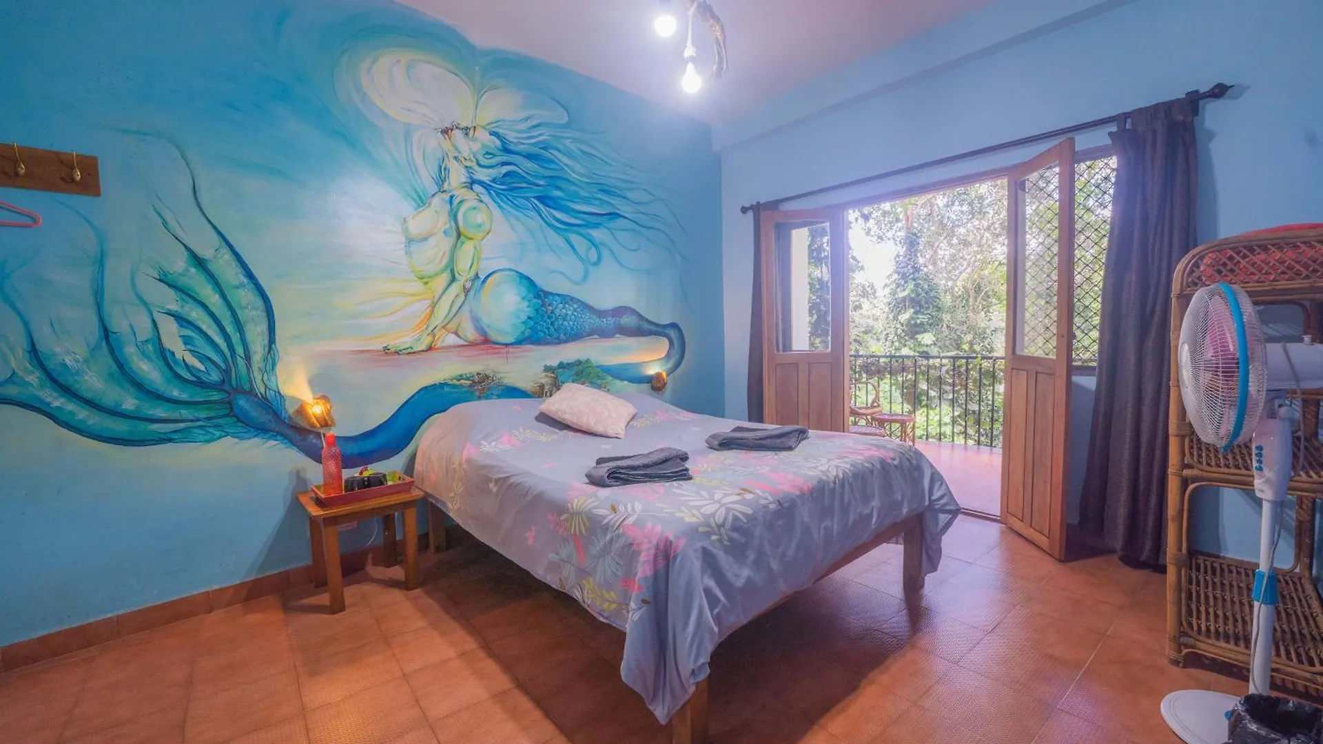 Chrissie'S Hotel Thekkady