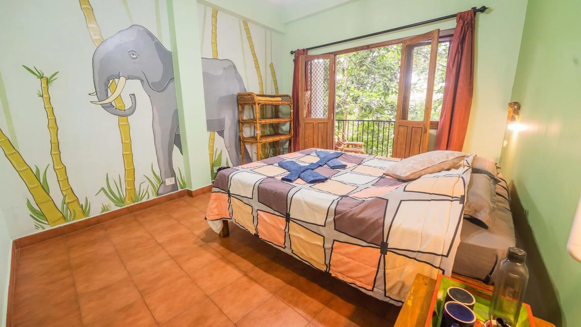 Chrissie'S Hotel Thekkady 3*,