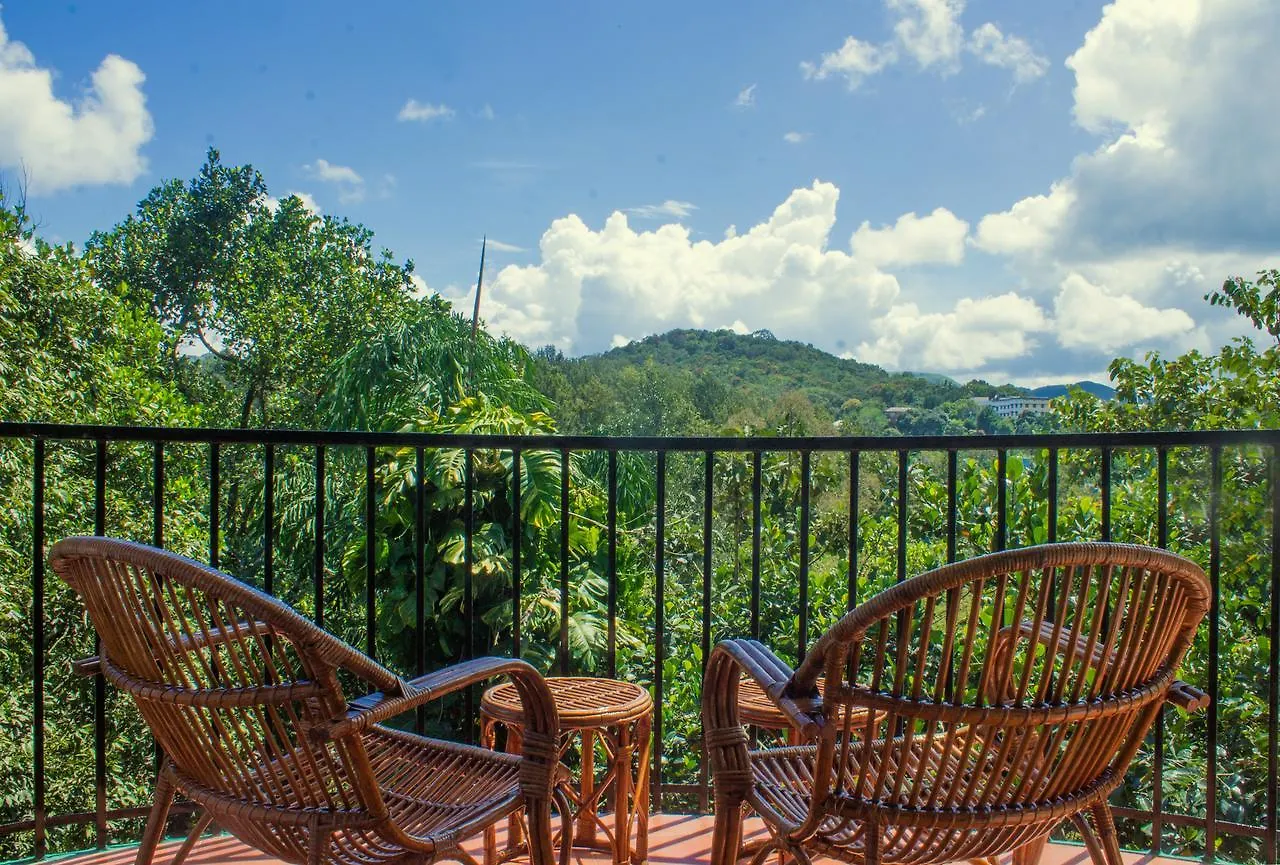 Chrissie'S Hotel Thekkady