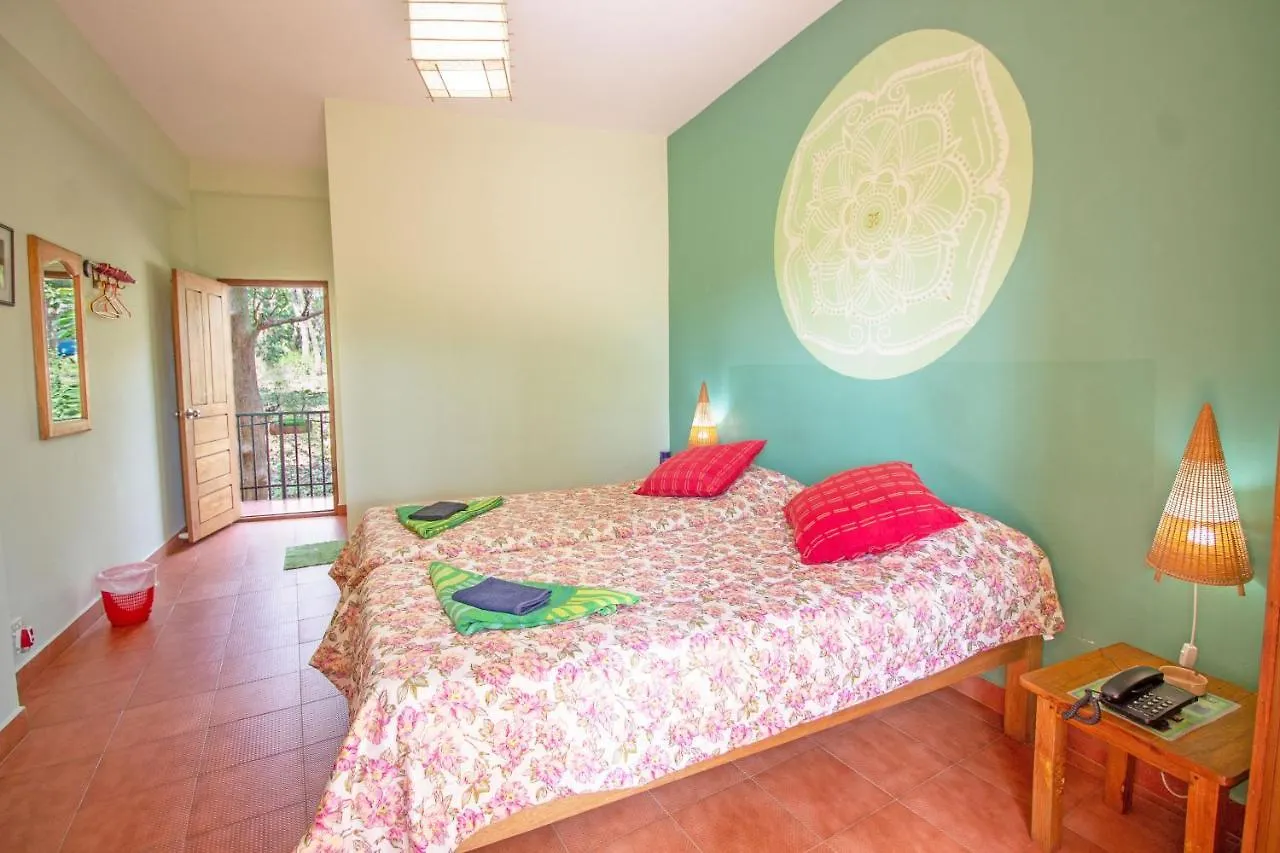 Chrissie'S Hotel Thekkady